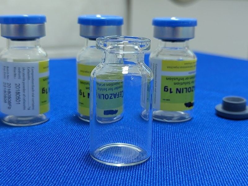 10 মিলি 20 মিলি অ্যাম্বার ক্লিয়ার খালি ক্রাম্প ঘাড় বোরোসিলিক্যাট টিউবুলার গ্লাস ফায়াল ফার্মাসিউটিক্যাল তরল পাউডার জন্য